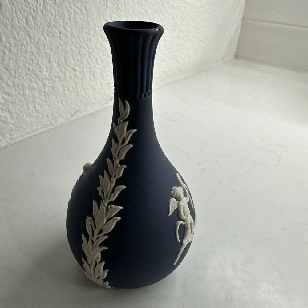 Antique Wedgwood Jasperware Bud Vase in Portland Blue and Cream (5") England - Picture 4 of 13